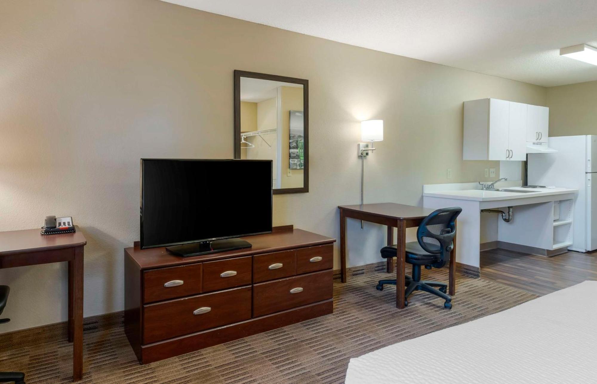 เอ็กซ์เทนด์ สเตย์ อเมริกา ฟรีมอนต์ -วอร์ม สปริงส์ Hotel Warm Springs District ภายนอก รูปภาพ